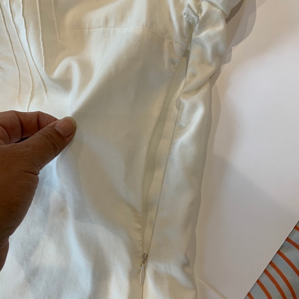 Sally Tseng| 100% Cotton Short Puff Sleeve Blouse - Picture 5 of 7